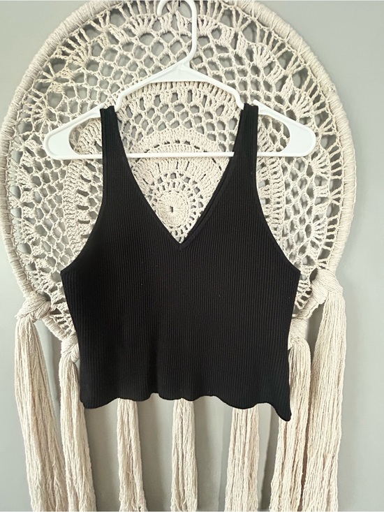 House of Harlow 1960 Tops - House of Harlow 1960 Black Ribbed V-Neck Tank size large